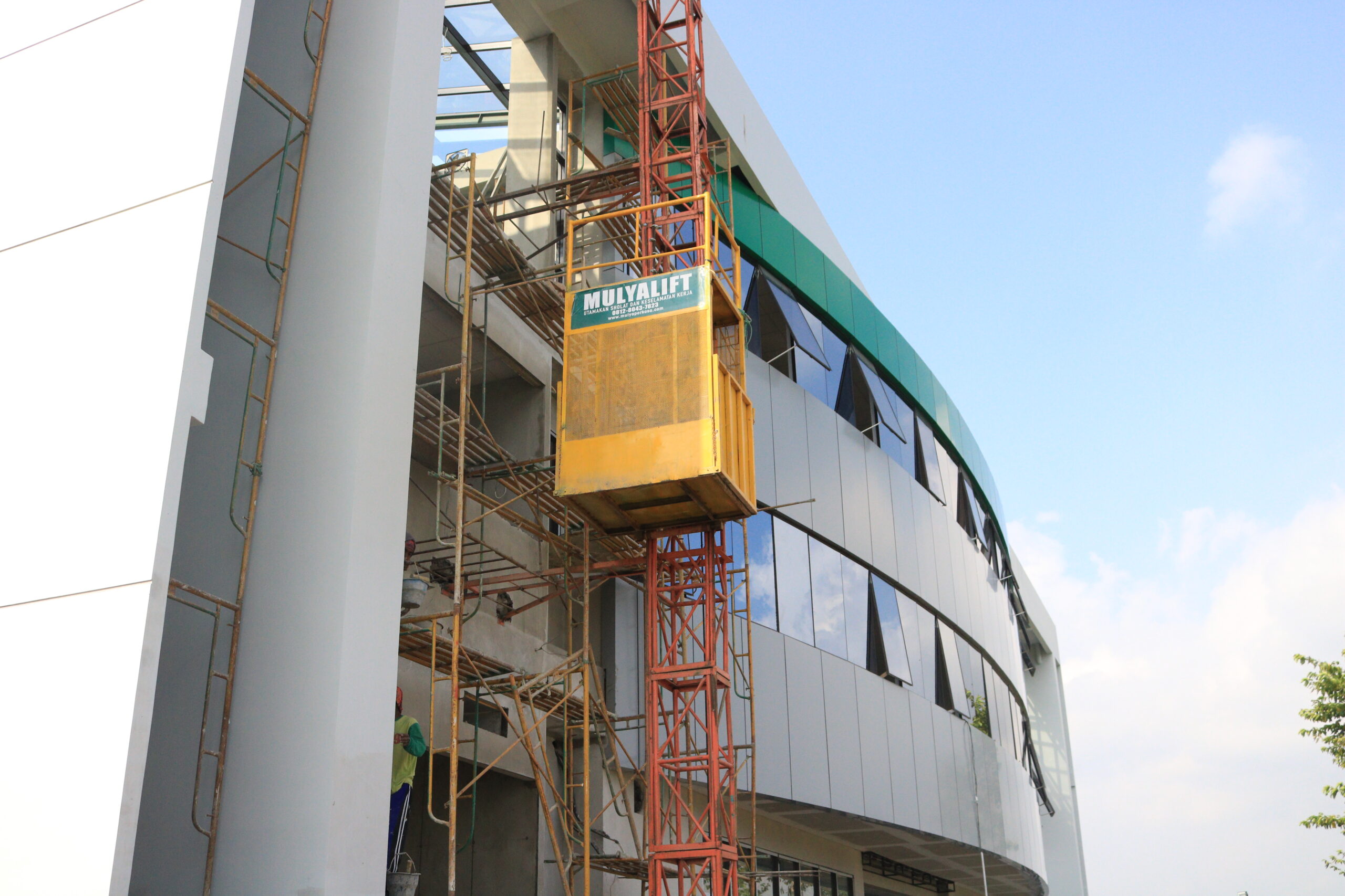 Sewa Lift Barang Area Surakarta