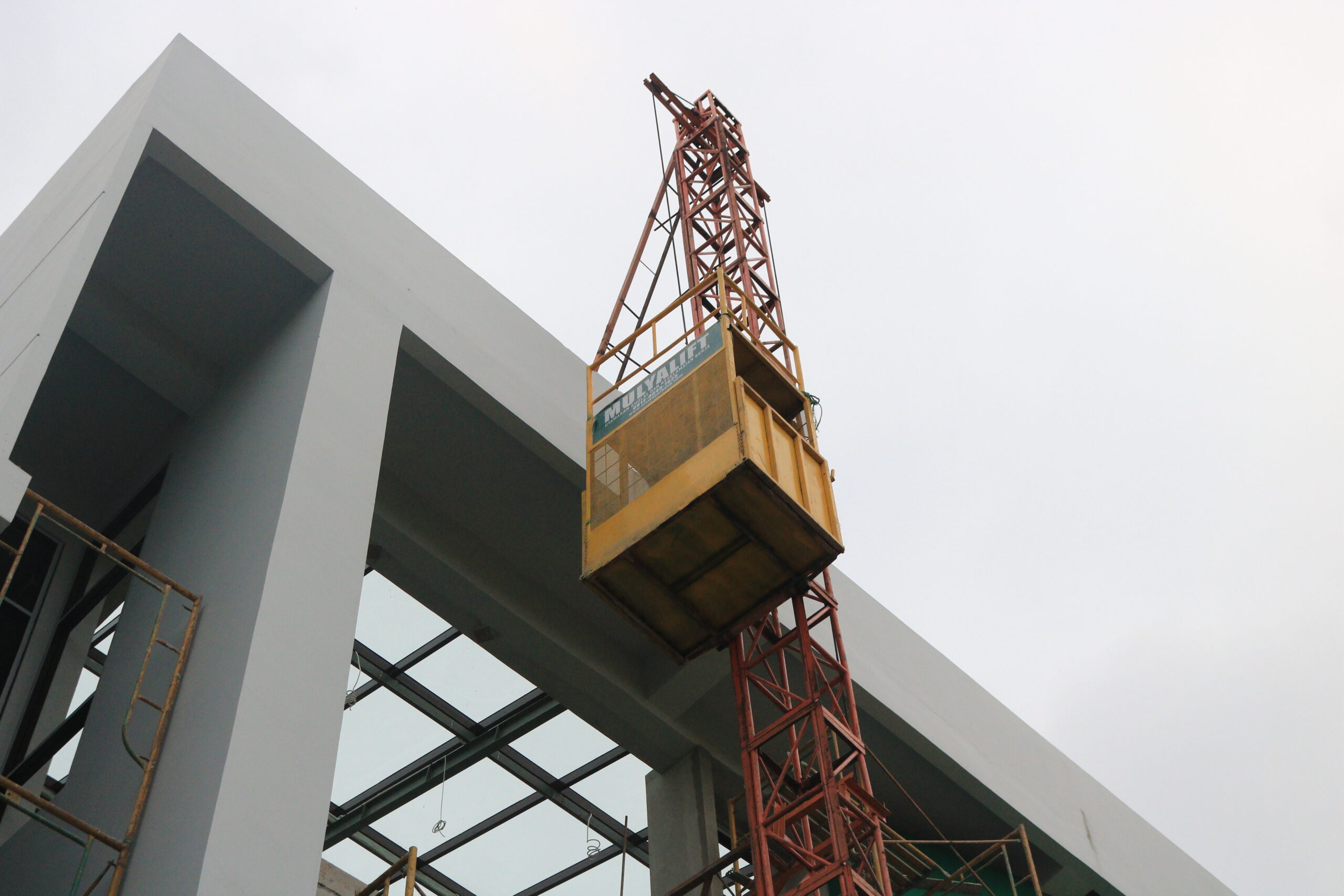 Rental lift barang proyek Purworejo