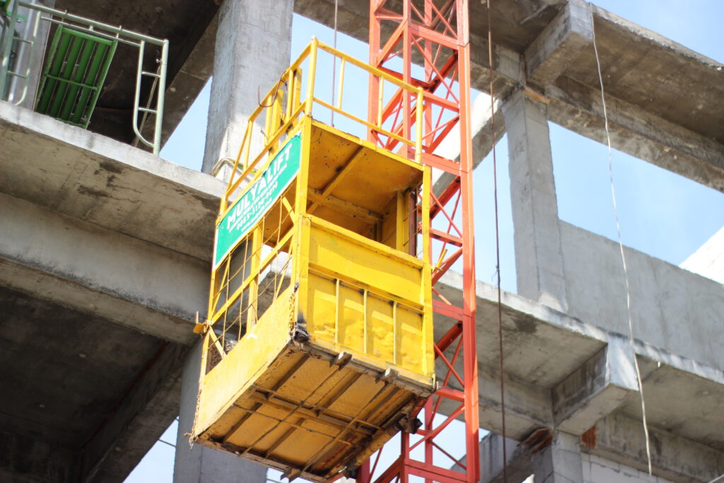 sewa lift barang Bekasi