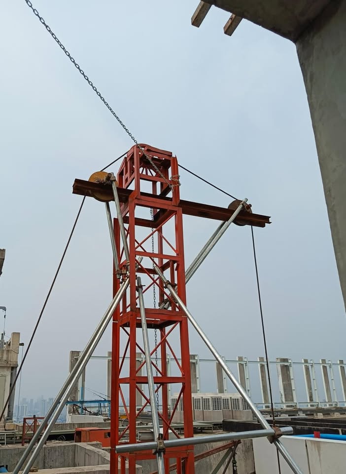 Sewa Hoist Crane Jember