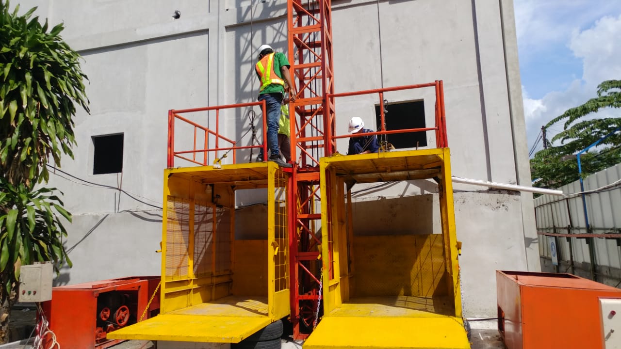 Jasa Sewa Lift Barang Pontianak 1-4 Ton | Harga Terjangkau