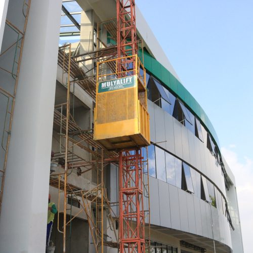 Penyewaan Lift Material Banten Terpercaya